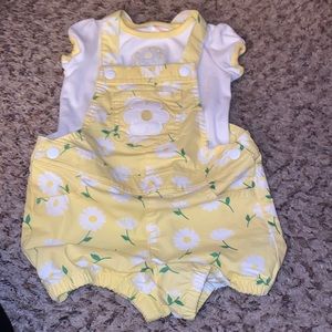 Yellow daisy overall shorts with matching shirt